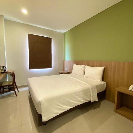 Front One Hotel Gombong Gombong  المظهر الخارجي الصورة