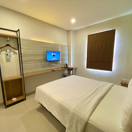 Front One Hotel Gombong Gombong  المظهر الخارجي الصورة