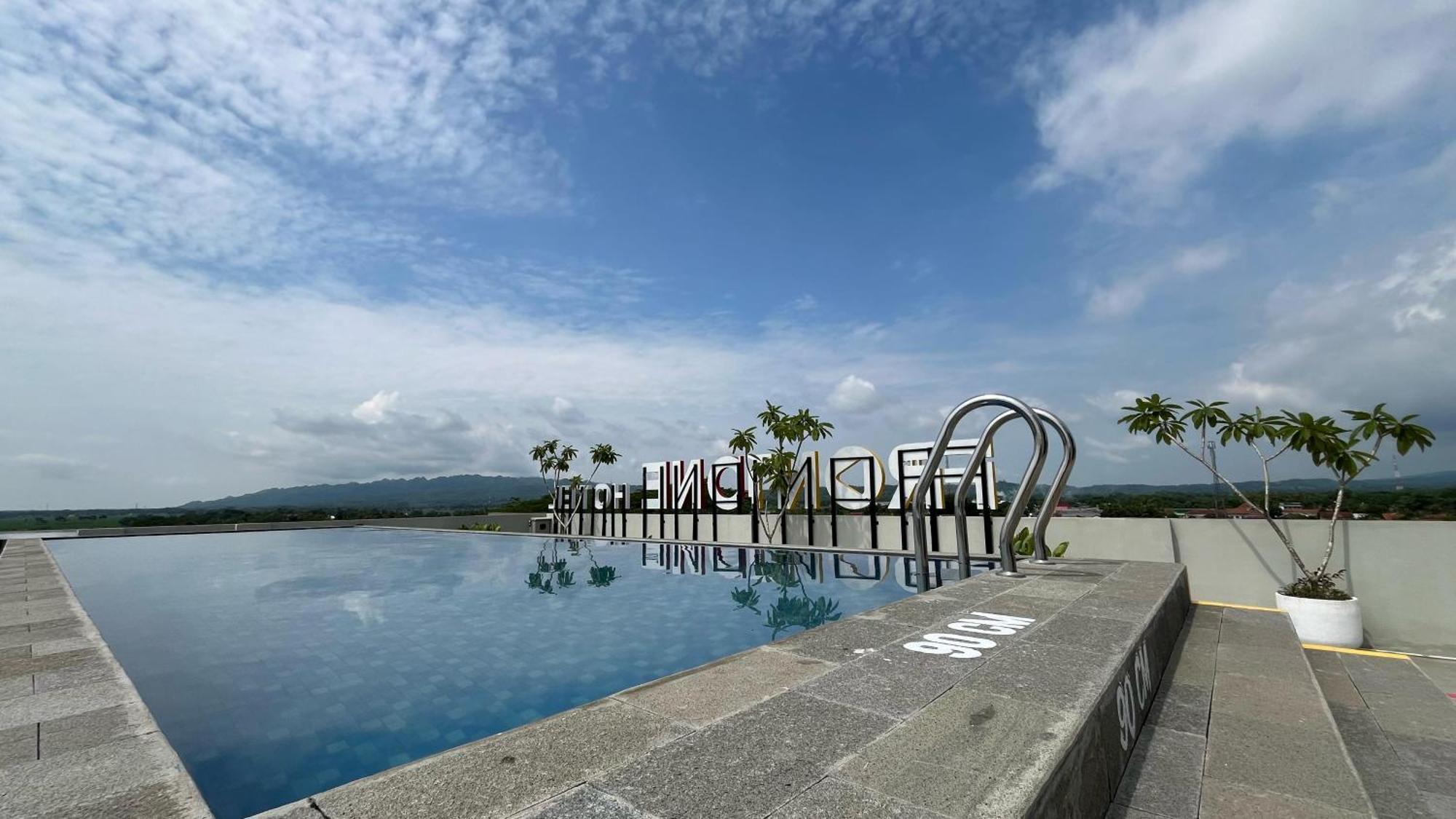 Front One Hotel Gombong Gombong  المظهر الخارجي الصورة