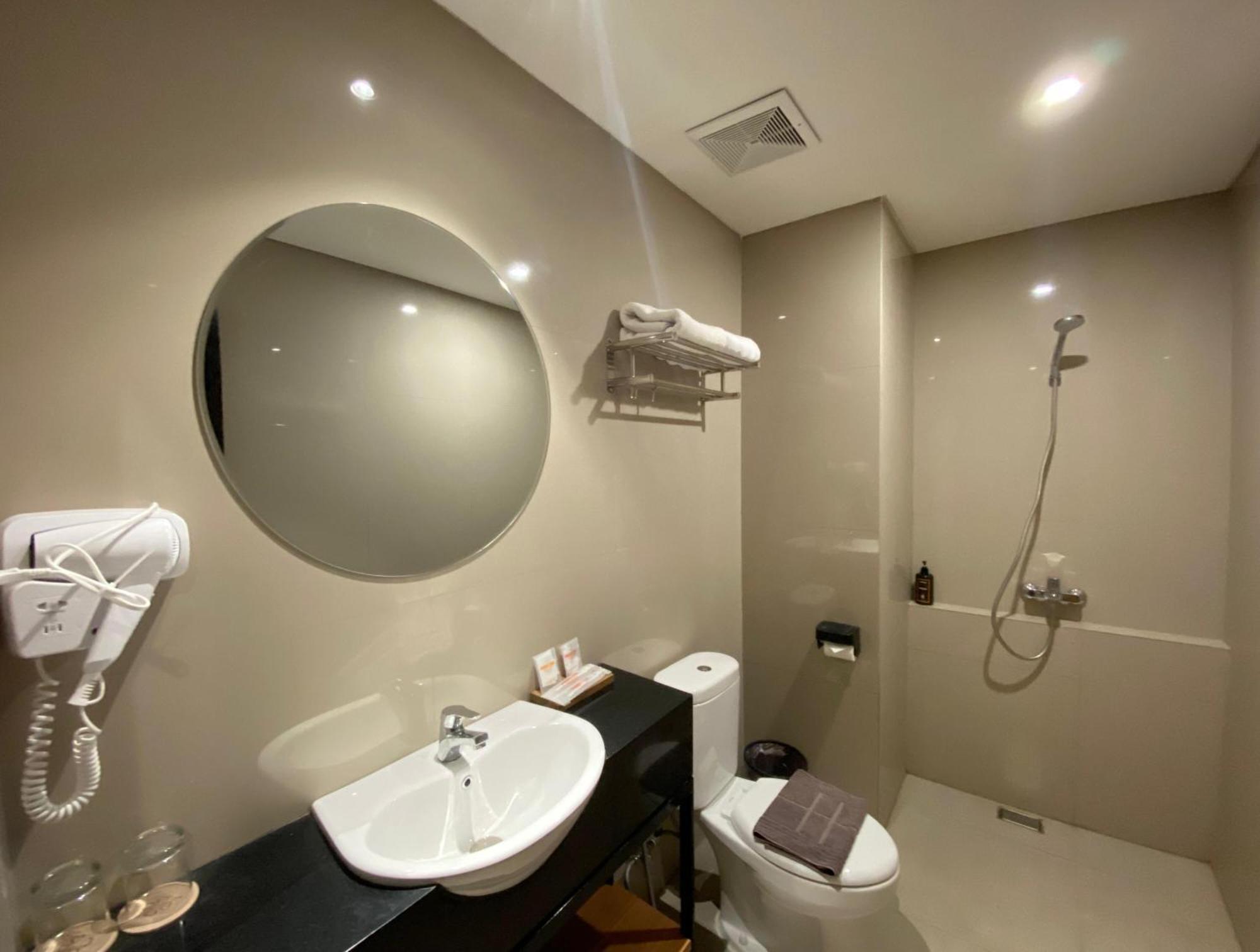 Front One Hotel Gombong Gombong  المظهر الخارجي الصورة