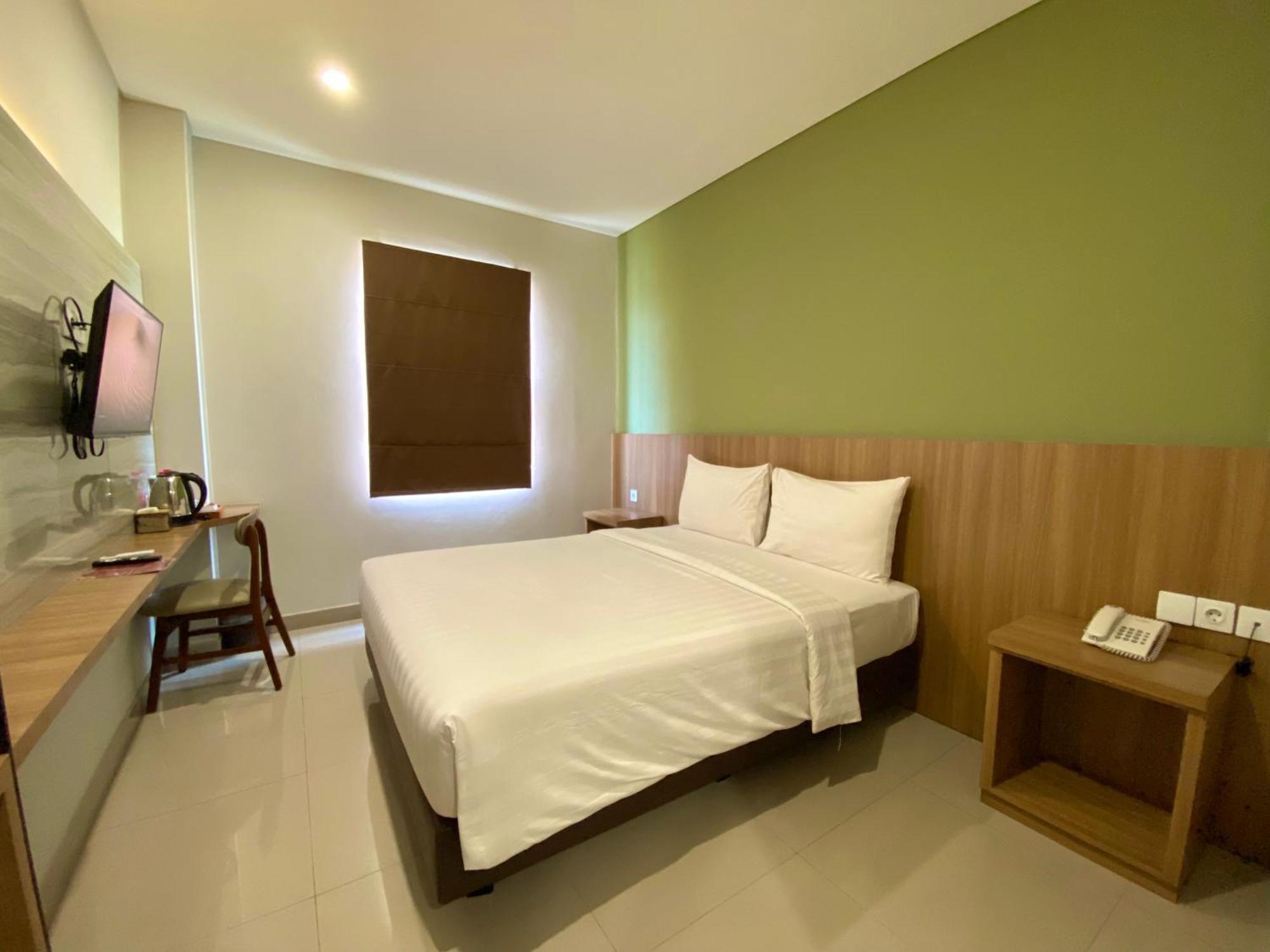 Front One Hotel Gombong Gombong  المظهر الخارجي الصورة