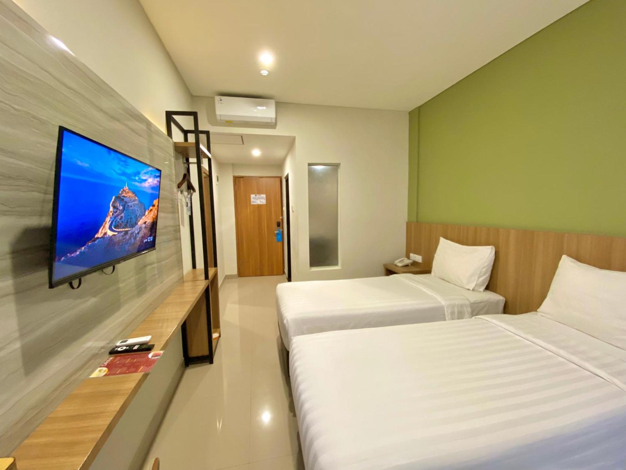 Front One Hotel Gombong Gombong  المظهر الخارجي الصورة