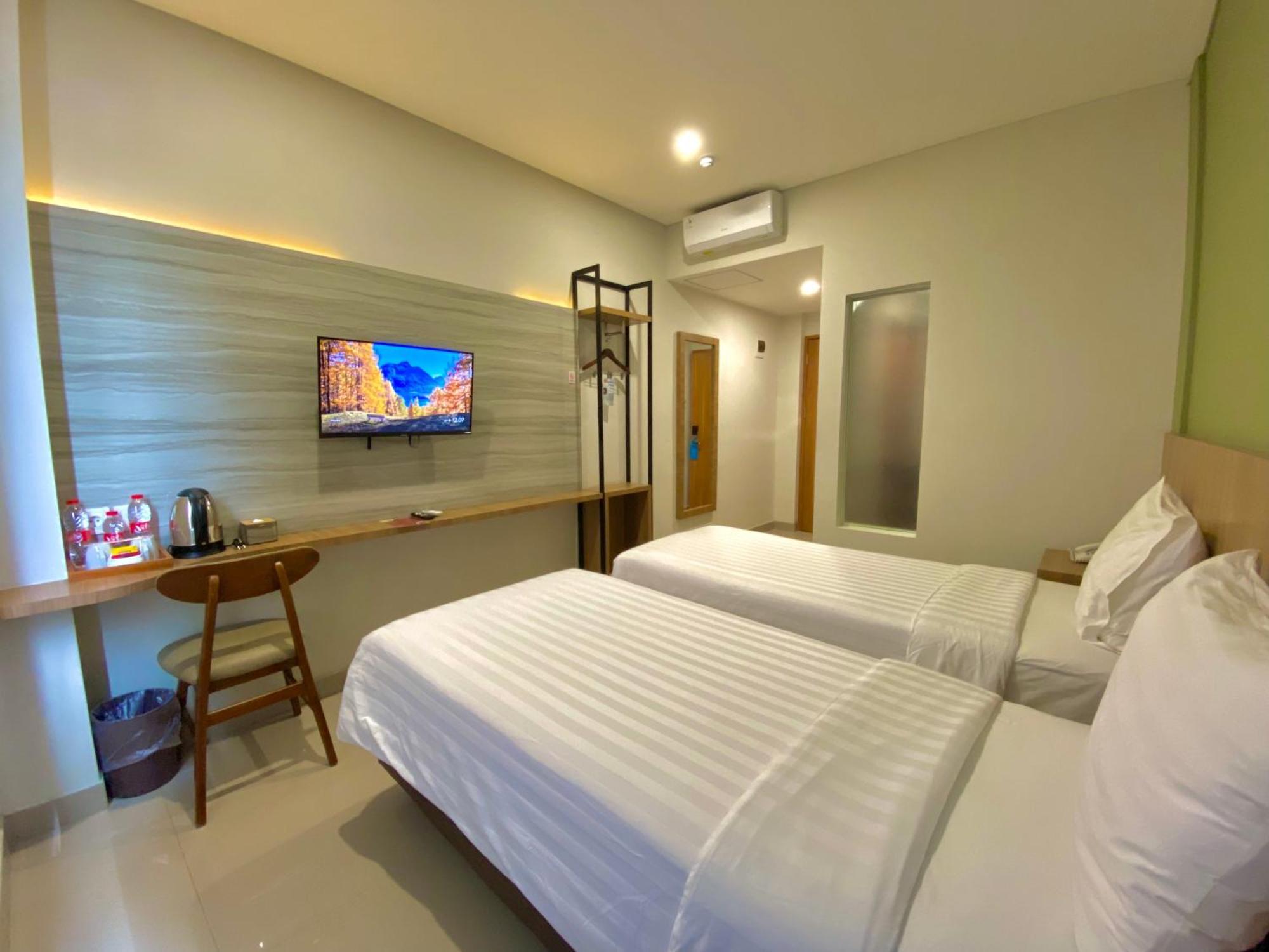 Front One Hotel Gombong Gombong  المظهر الخارجي الصورة