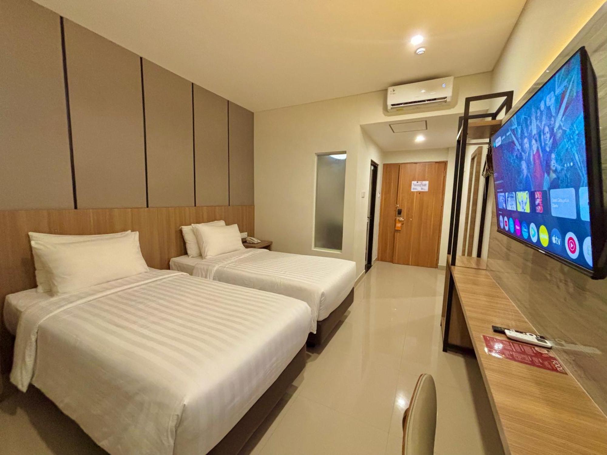 Front One Hotel Gombong Gombong  المظهر الخارجي الصورة