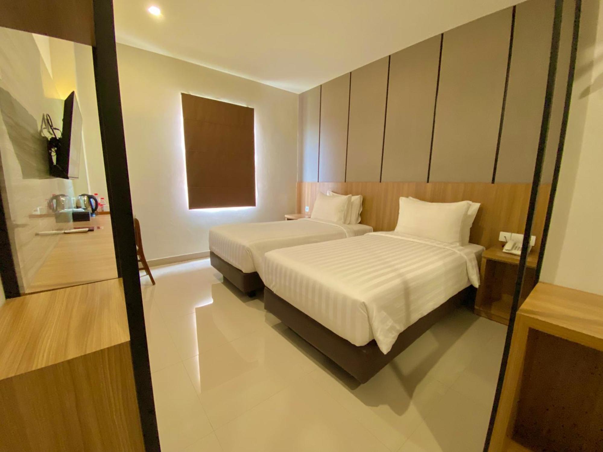 Front One Hotel Gombong Gombong  المظهر الخارجي الصورة