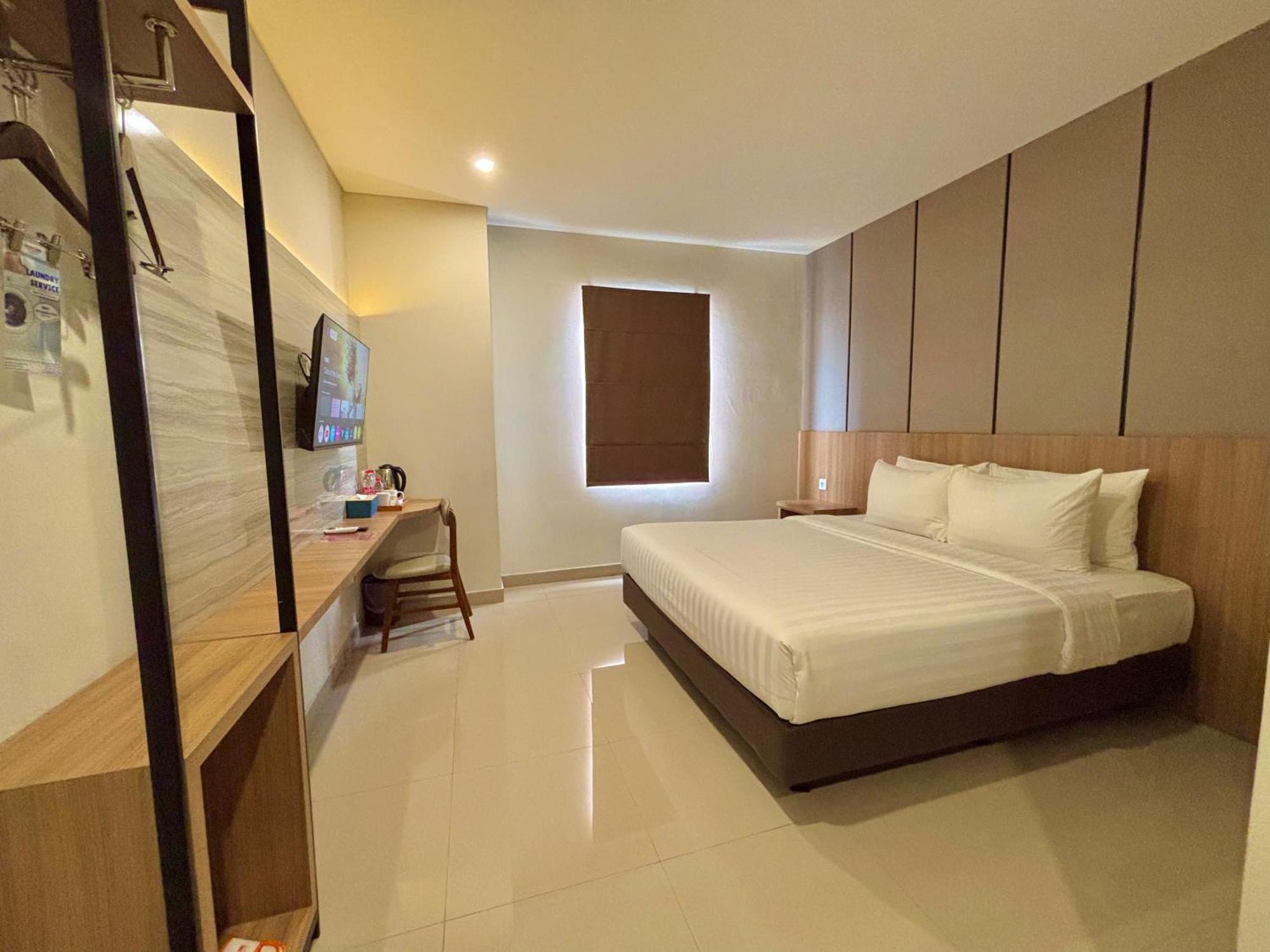 Front One Hotel Gombong Gombong  المظهر الخارجي الصورة