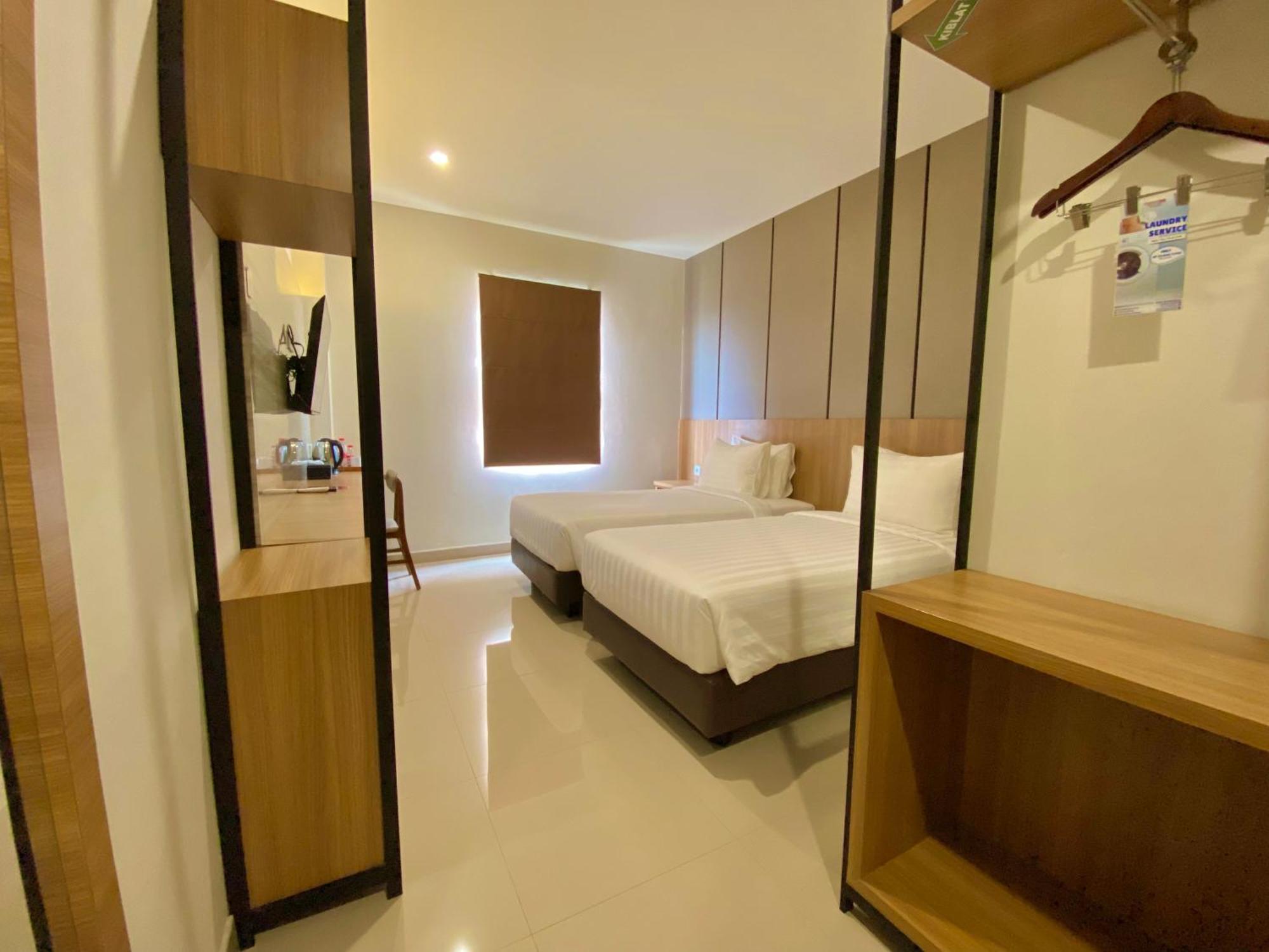 Front One Hotel Gombong Gombong  المظهر الخارجي الصورة